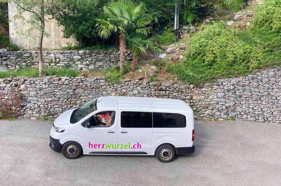 Der Herzwurzelbus unterwegs im Tessin